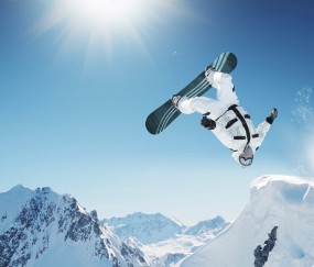 开云下载-当孟菲斯的风吹过深圳湾，贝恩生涯之夜与篮球文化的无声对话