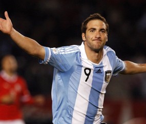 开云平台-西决生死战焦点战，法国掀翻曼联，足球与篮球的跨界共鸣