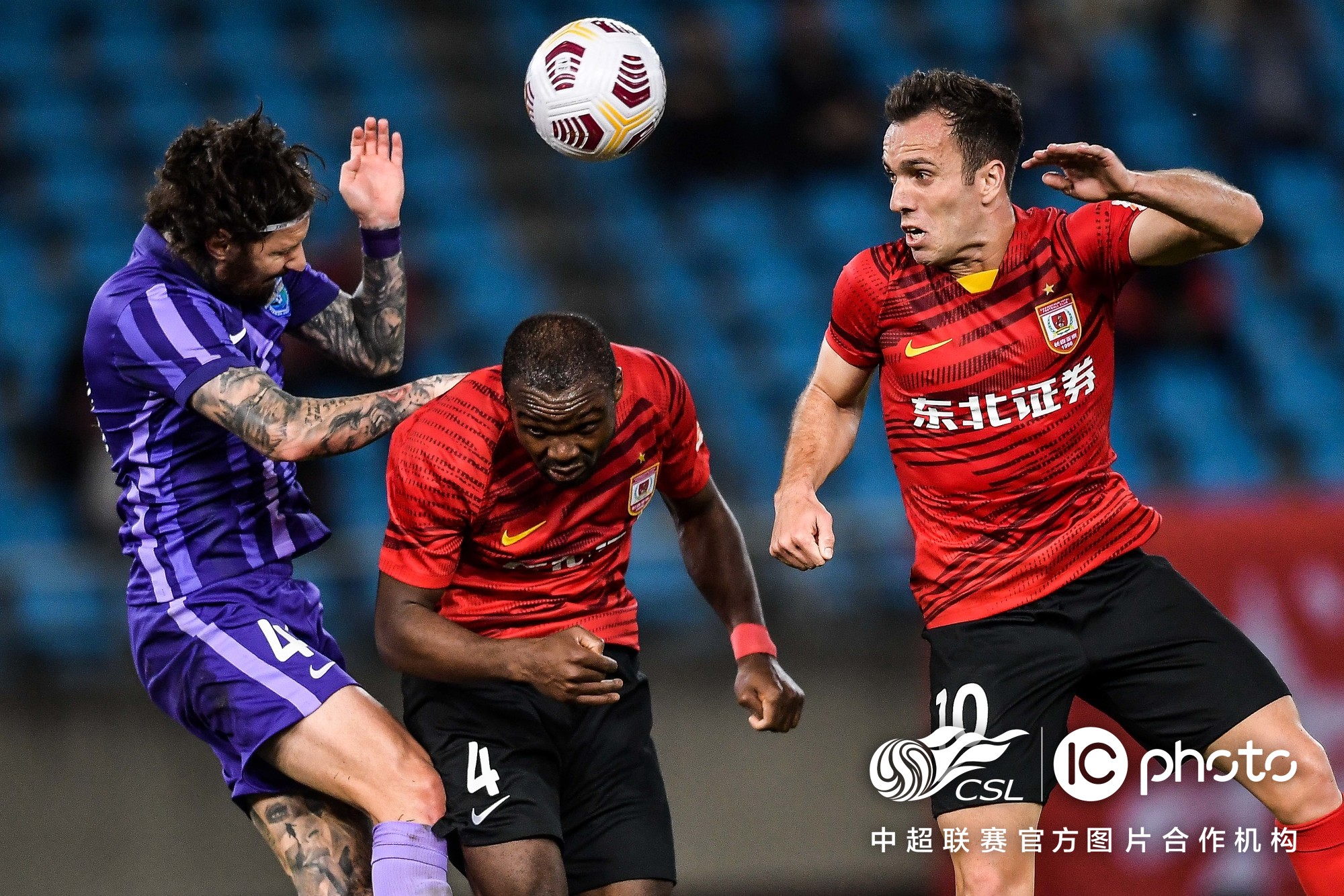 长春亚泰战平北京人和，保持不败状态