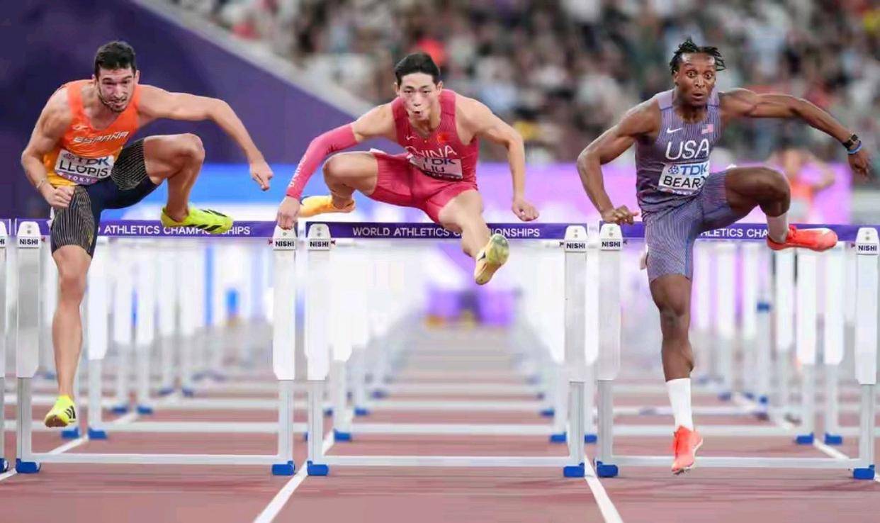 美国选手出人意料，逆袭夺得银牌站上领奖台