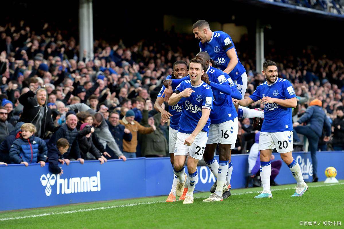 曼联客场-击败埃弗顿,稳固前四位置 曼联客场-击败埃弗顿,稳固前四位置